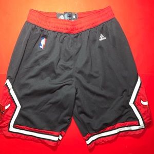 chicago bulls shorts adidas